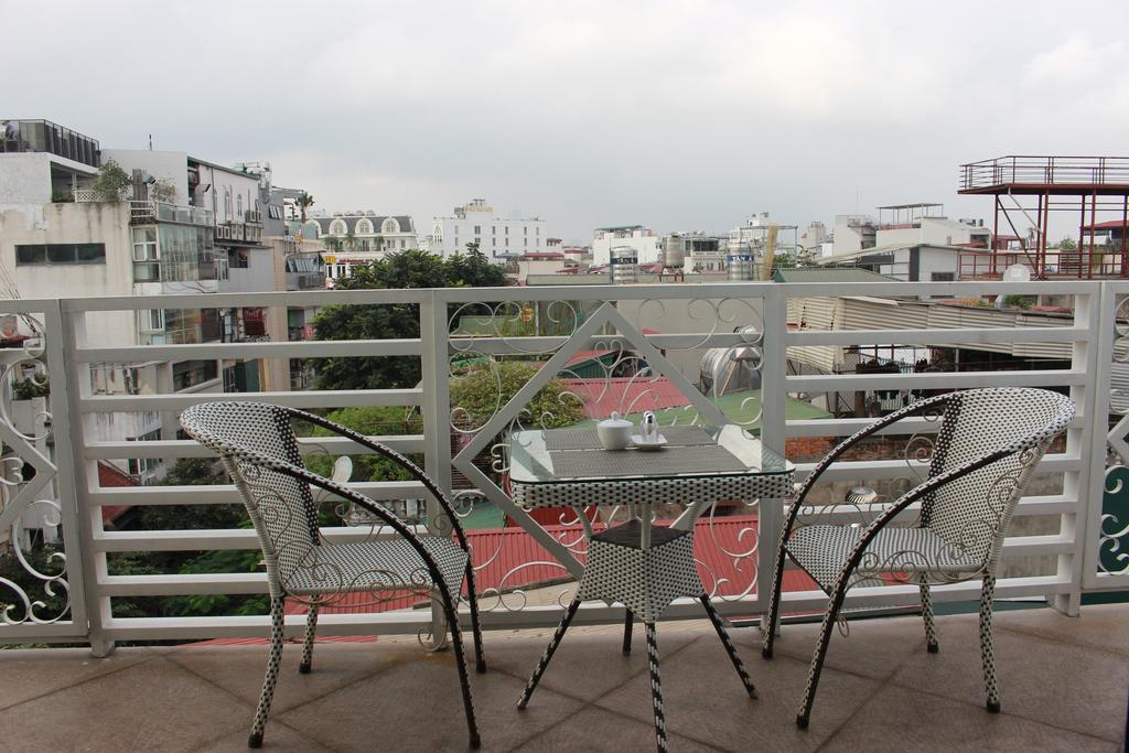 Maro Hotel Hanoi Buitenkant foto